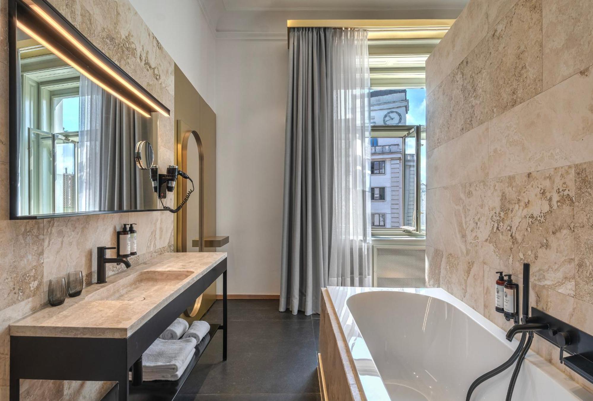 Superior King Room,1608817328:JPEG