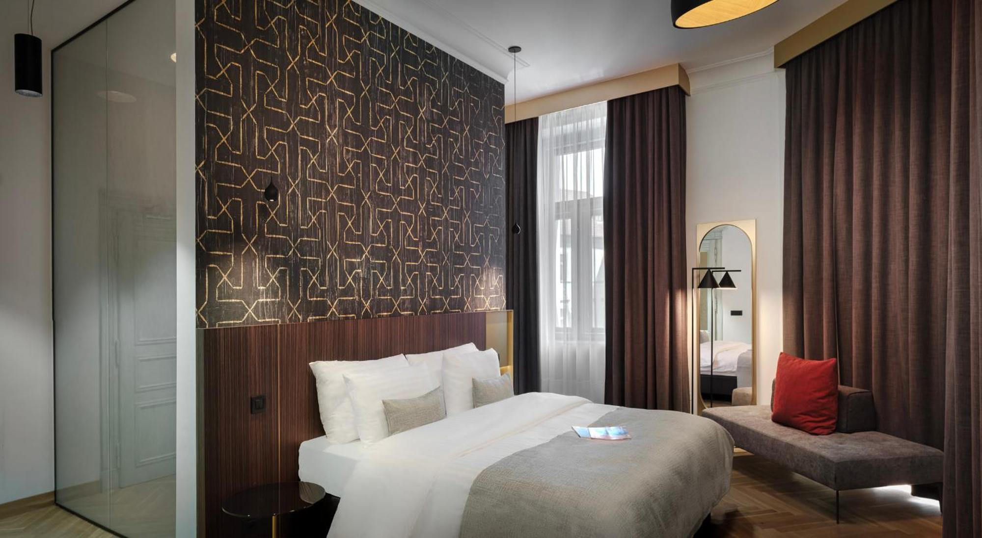 Suite,1608817330:JPEG