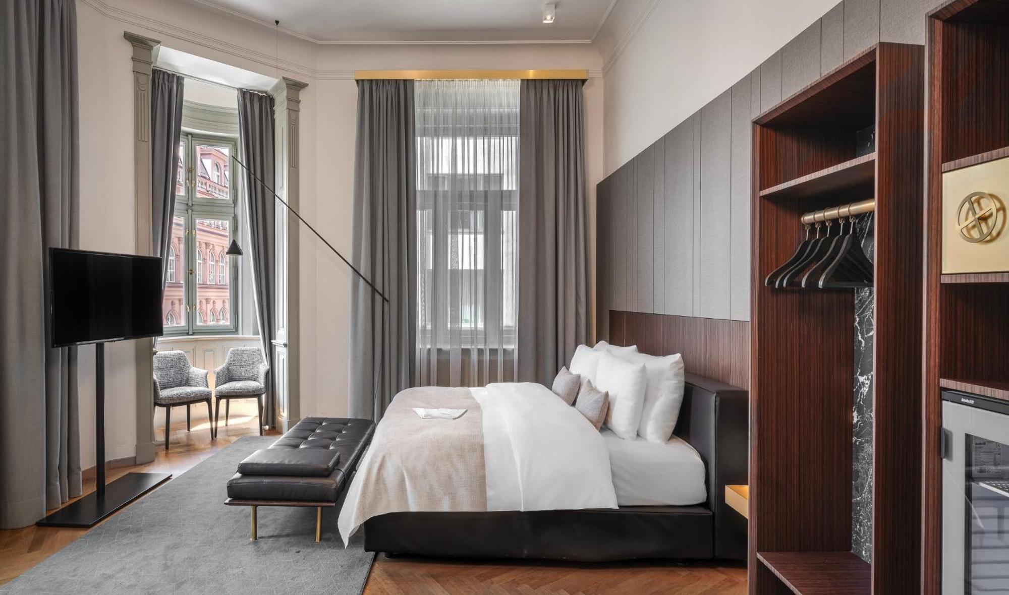 Family Room,1609353032:JPEG